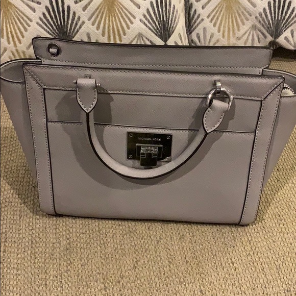 Michael Kors Handbag. - Picture 6 of 6